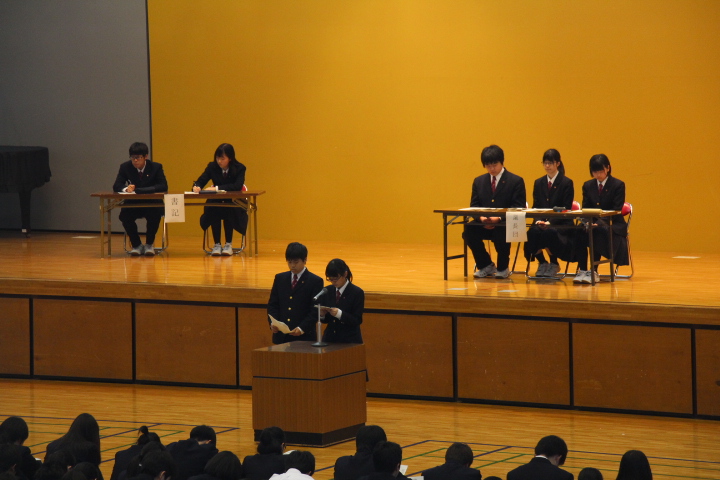 報告の様子 報告の様子
