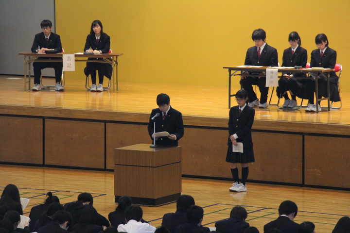 報告の様子 報告の様子
