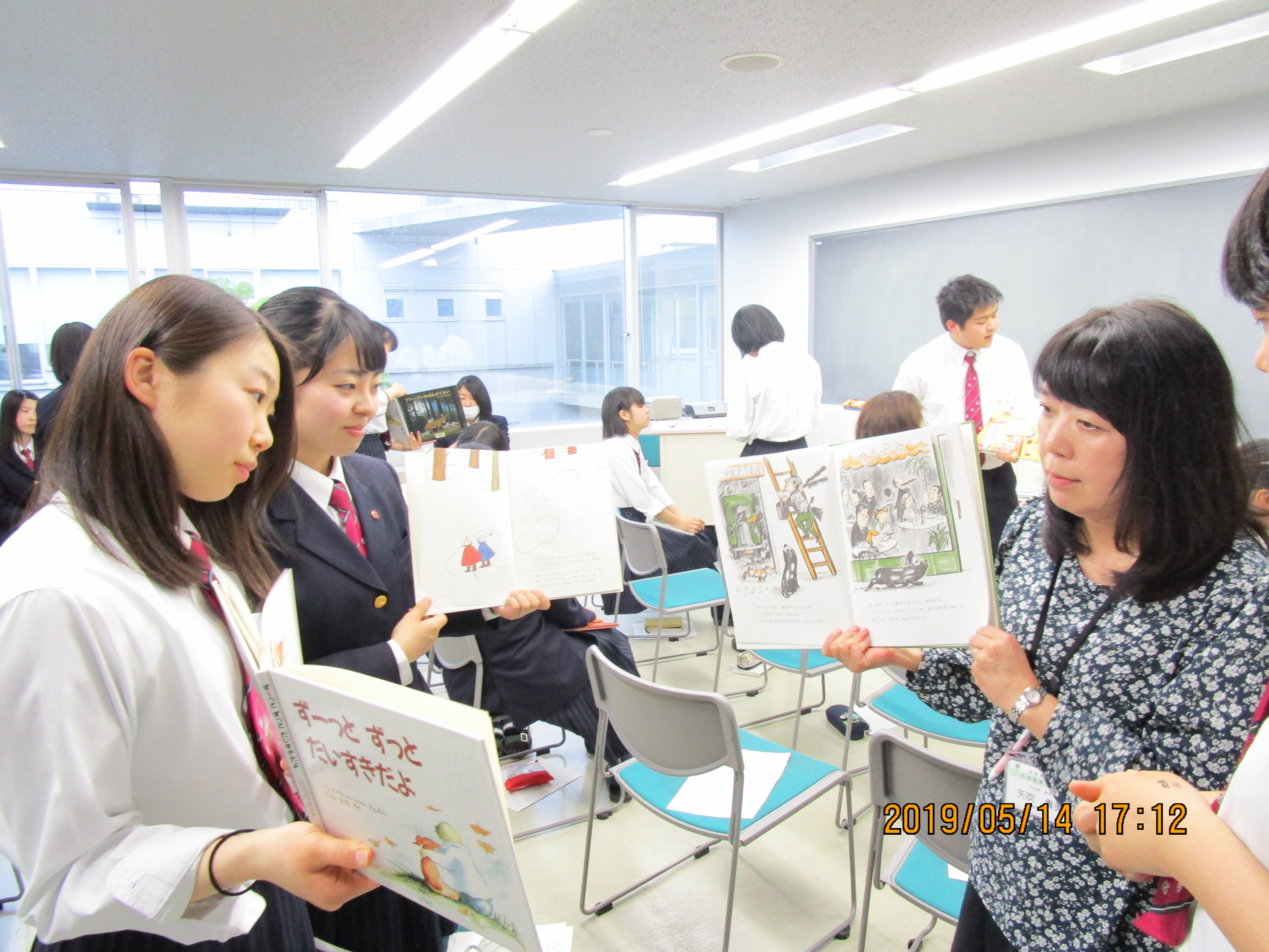 講師の先生と生徒 講師の先生と生徒